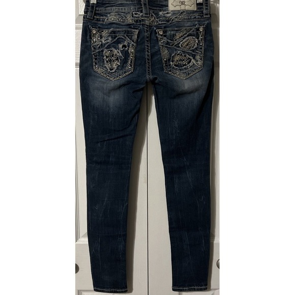 Miss Me Denim - Miss Me Signature Embroidery Destroyed Pocket LowRise Skinny Jeans SZ 26 (28x31)